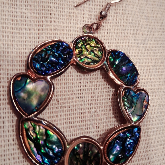 Abalone Dangle Hoop R - Picture 3 of 3